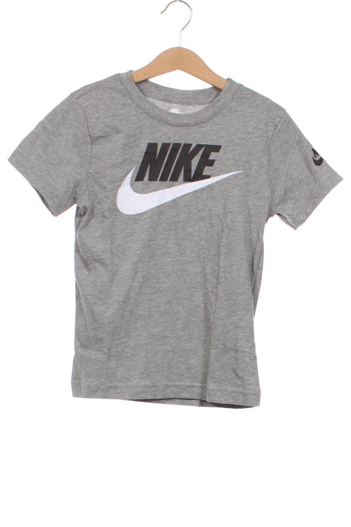 Παιδικό μπλουζάκι Nike, Μέγεθος 5-6y/ 116-122 εκ., Χρώμα Γκρί, Τιμή 21,47 €