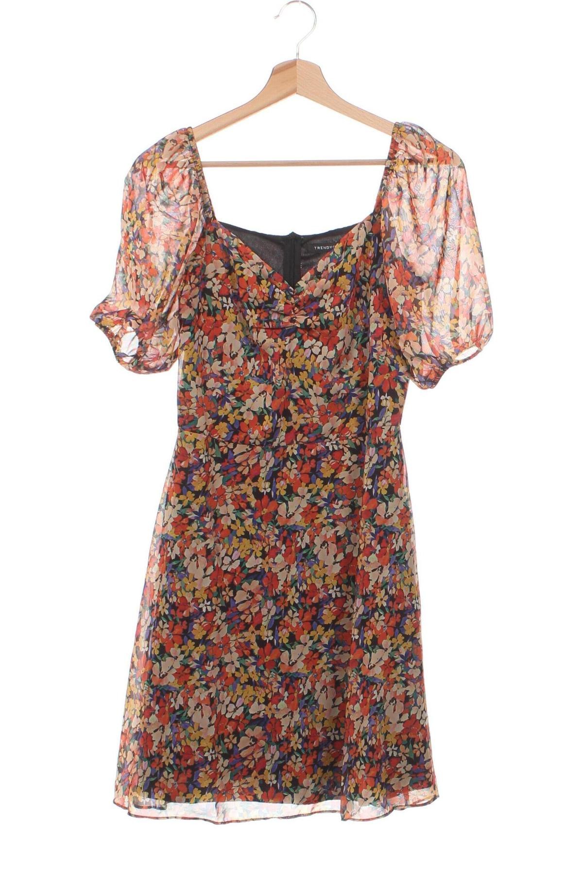 Kleid Trendyol, Größe S, Farbe Mehrfarbig, Preis 13,15 €