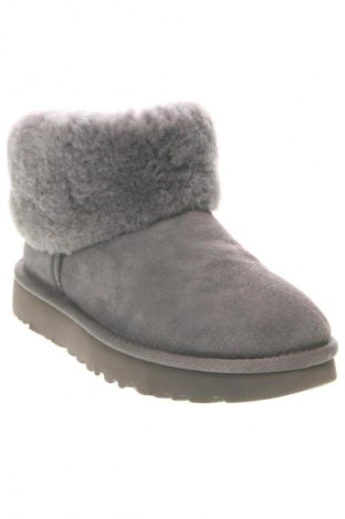 Дамски ботуши UGG Australia, Размер 36, Цвят Сив, Цена 249,99 лв.