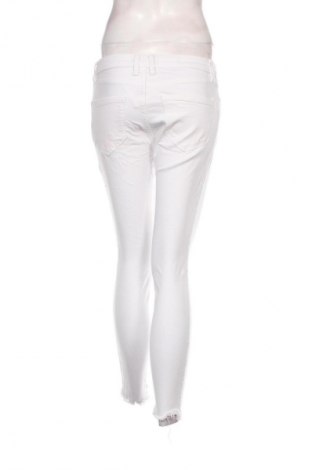 Damskie jeansy Mango, Rozmiar S, Kolor Biały, Cena 22,99 zł