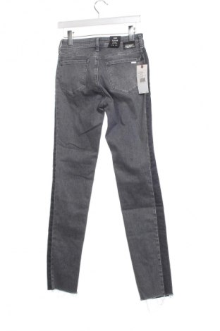 Damen Jeans Mavi, Größe S, Farbe Grau, Preis 38,31 €