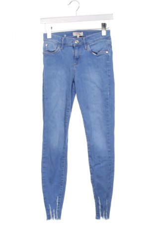 Damskie jeansy River Island, Rozmiar XXS, Kolor Niebieski, Cena 37,99 zł