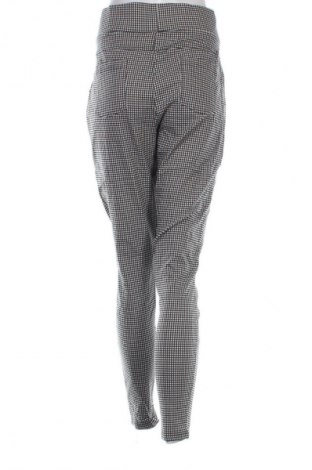 Damskie spodnie Betty Basics, Rozmiar XXL, Kolor Kolorowy, Cena 24,99 zł