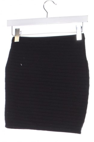 Rock Bershka, Größe S, Farbe Schwarz, Preis € 1,99