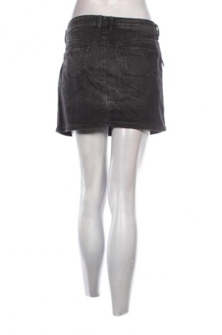 Rock Edc By Esprit, Größe L, Farbe Schwarz, Preis 9,99 €