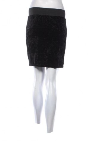 Spódnica Rut M.fl., Rozmiar M, Kolor Czarny, Cena 15,99 zł