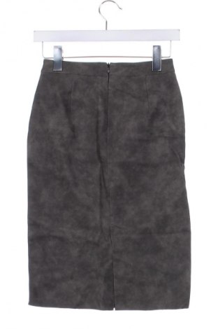 Пола Vero Moda, Размер XS, Цвят Сив, Цена 5,99 лв.