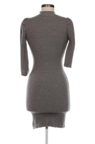 Sukienka Bershka, Rozmiar S, Kolor Szary, Cena 21,99 zł