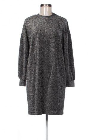 Kleid Primark, Größe M, Farbe Silber, Preis 9,99 €