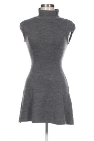 Kleid Rinascimento, Größe S, Farbe Grau, Preis € 20,99