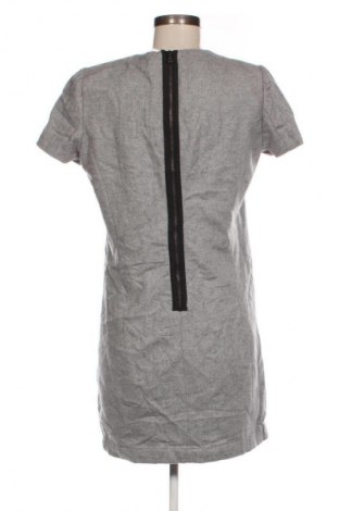 Kleid United Colors Of Benetton, Größe L, Farbe Grau, Preis 9,99 €