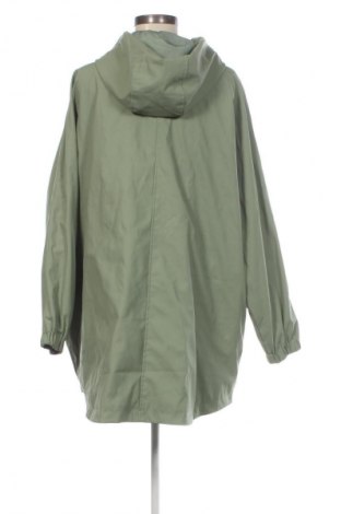 Дъждобран Pull&Bear, Размер S, Цвят Зелен, Цена 16,36 €