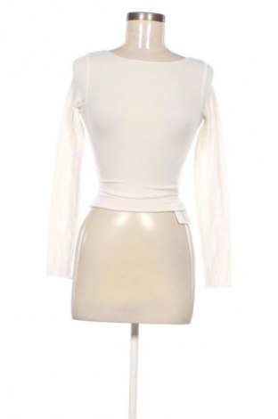 Дамска блуза Bershka, Размер S, Цвят Екрю, Цена 16,36 €