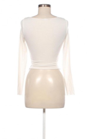 Дамска блуза Bershka, Размер S, Цвят Екрю, Цена 16,36 €