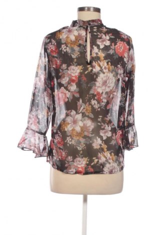 Bluzka damska FIRST, Rozmiar S, Kolor Kolorowy, Cena 61,67 zł