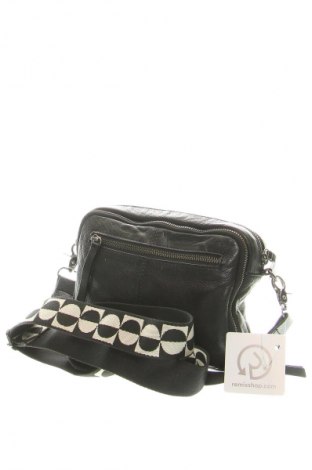 Damska torebka Biba, Kolor Czarny, Cena 301,90 zł