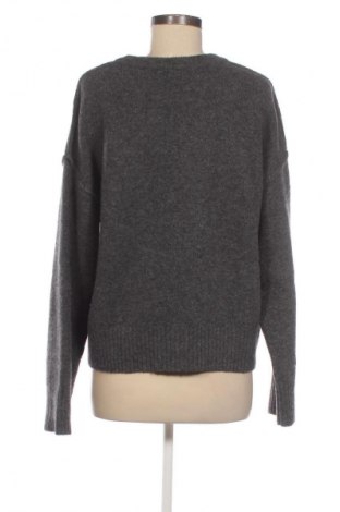 Дамска жилетка Pull&Bear, Размер S, Цвят Сив, Цена 24,03 €