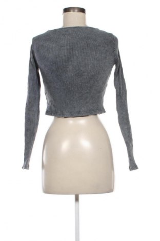 Дамска жилетка Pull&Bear, Размер XS, Цвят Сив, Цена 5,62 €