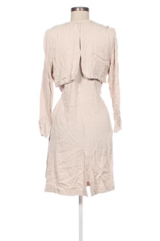 Дамска жилетка Stradivarius, Размер M, Цвят Бежов, Цена 4,60 €