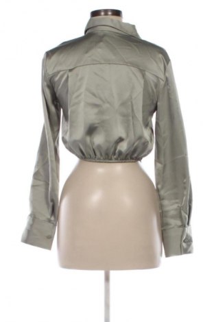 Дамска риза Stradivarius, Размер S, Цвят Зелен, Цена 13,00 €