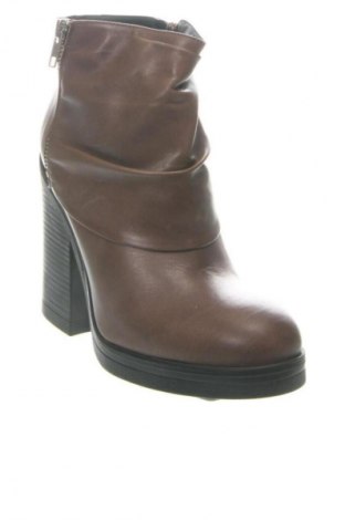 Дамски боти Alesya, Размер 37, Цвят Бежов, Цена 135,49 €