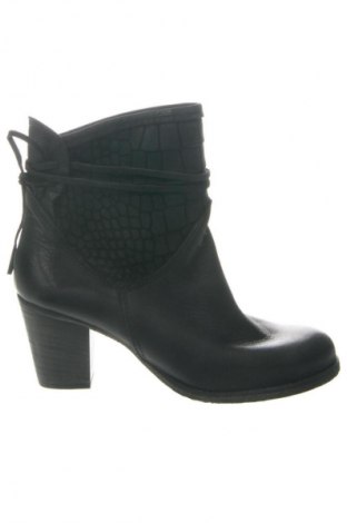 Дамски боти Alesya, Размер 40, Цвят Черен, Цена 135,49 €