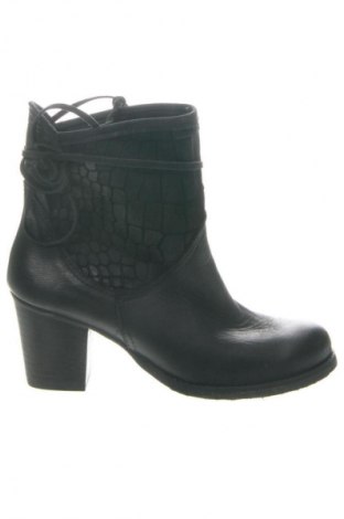 Дамски боти Alesya, Размер 36, Цвят Черен, Цена 135,49 €