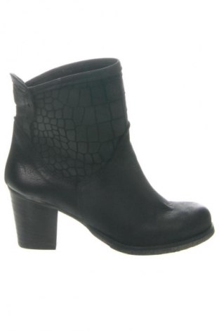 Dámské boty  Alesya, Velikost 36, Barva Černá, Cena  3 840,00 Kč