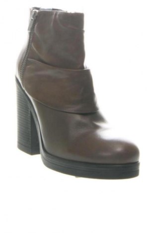 Дамски боти Alesya, Размер 39, Цвят Кафяв, Цена 135,49 €