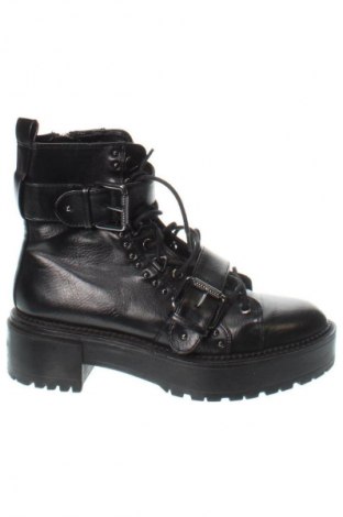 Damen Stiefeletten Bershka, Größe 37, Farbe Schwarz, Preis 32,23 €