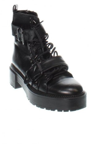 Damen Stiefeletten Bershka, Größe 37, Farbe Schwarz, Preis 32,23 €