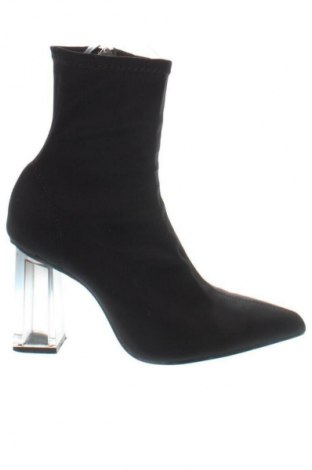 Γυναικεία μποτάκια Bershka, Μέγεθος 35, Χρώμα Μαύρο, Τιμή 32,23 €