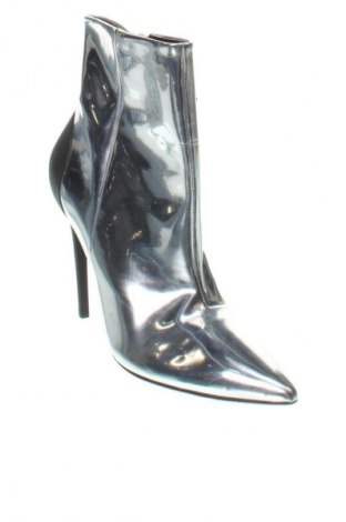 Damen Stiefeletten Diesel, Größe 37, Farbe Silber, Preis 199,39 €