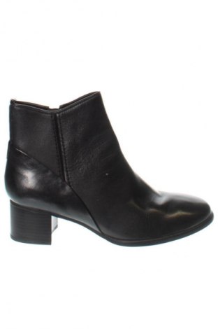 Damskie botki Marco Tozzi, Rozmiar 41, Kolor Czarny, Cena 426,99 zł