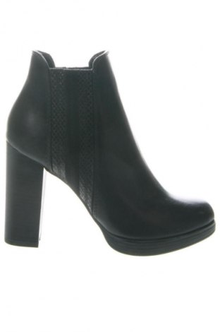 Dámské boty  Obsel, Velikost 36, Barva Černá, Cena  1 116,00 Kč