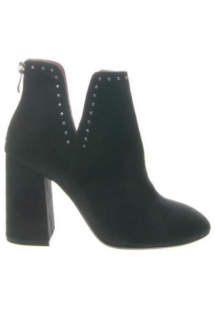 Дамски боти Pull&Bear, Размер 35, Цвят Черен, Цена 32,21 €