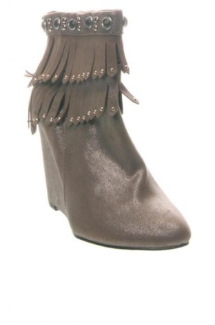 Γυναικεία μποτάκια Unbranded, Μέγεθος 38, Χρώμα  Μπέζ, Τιμή 39,37 €