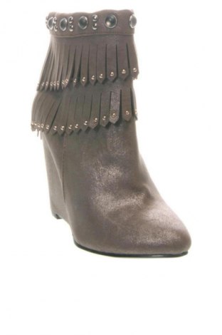 Дамски боти Unbranded, Размер 37, Цвят Златист, Цена 39,37 €