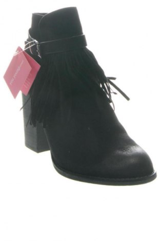 Дамски боти Unbranded, Размер 38, Цвят Черен, Цена 39,37 €