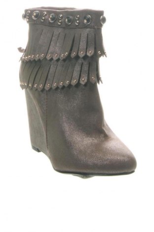 Дамски боти Unbranded, Размер 35, Цвят Кафяв, Цена 39,37 €