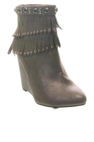 Дамски боти Unbranded, Размер 38, Цвят Бежов, Цена 39,37 €