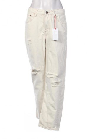 Дамски дънки BDG, Размер M, Цвят Екрю, Цена 38,85 €