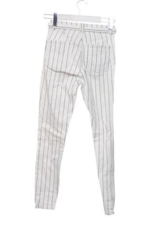 Дамски дънки Bershka, Размер XS, Цвят Многоцветен, Цена 15,00 €