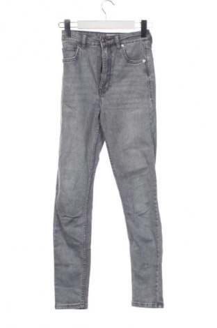 Дамски дънки Bershka, Размер XXS, Цвят Сив, Цена 15,00 €