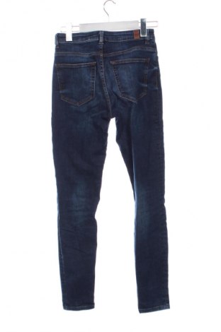 Damskie jeansy Bershka, Rozmiar S, Kolor Niebieski, Cena 51,99 zł