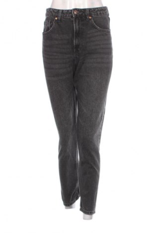 Damskie jeansy Bershka, Rozmiar S, Kolor Czarny, Cena 79,00 zł