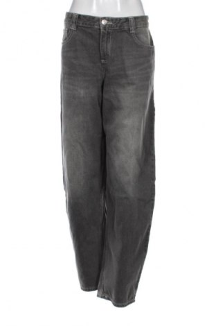 Női farmernadrág Bershka, Méret L, Szín Szürke, Ár 9 569 Ft