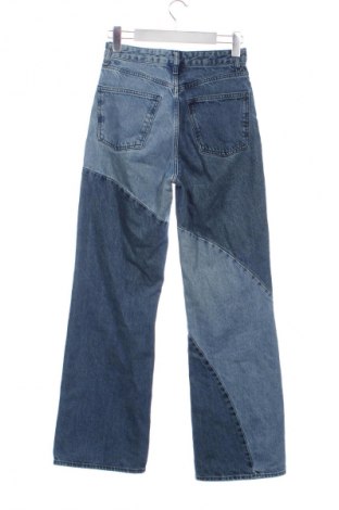 Γυναικείο Τζίν Bershka, Μέγεθος XS, Χρώμα Μπλέ, Τιμή 15,00 €