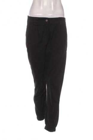 Дамски дънки Bershka, Размер L, Цвят Черен, Цена 15,00 €