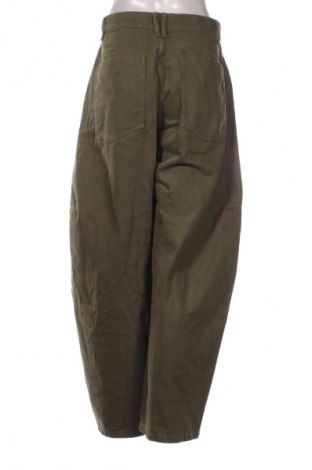 Дамски дънки Bershka, Размер L, Цвят Зелен, Цена 21,98 €